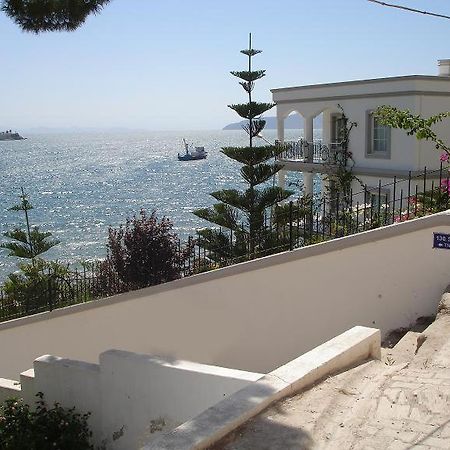 Marina View Residence Gulluk Екстериор снимка
